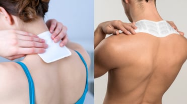 Zwei Personen tragen sich Waermepflaster auf ihren Nacken 